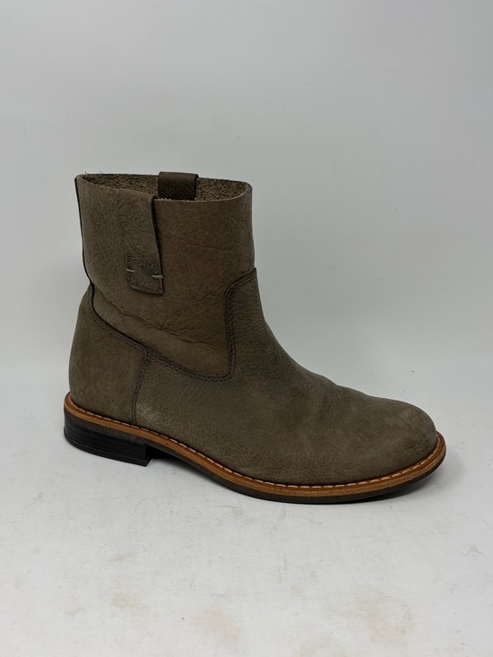 Roots Shoes - Roots Leather Short Booties Size 7